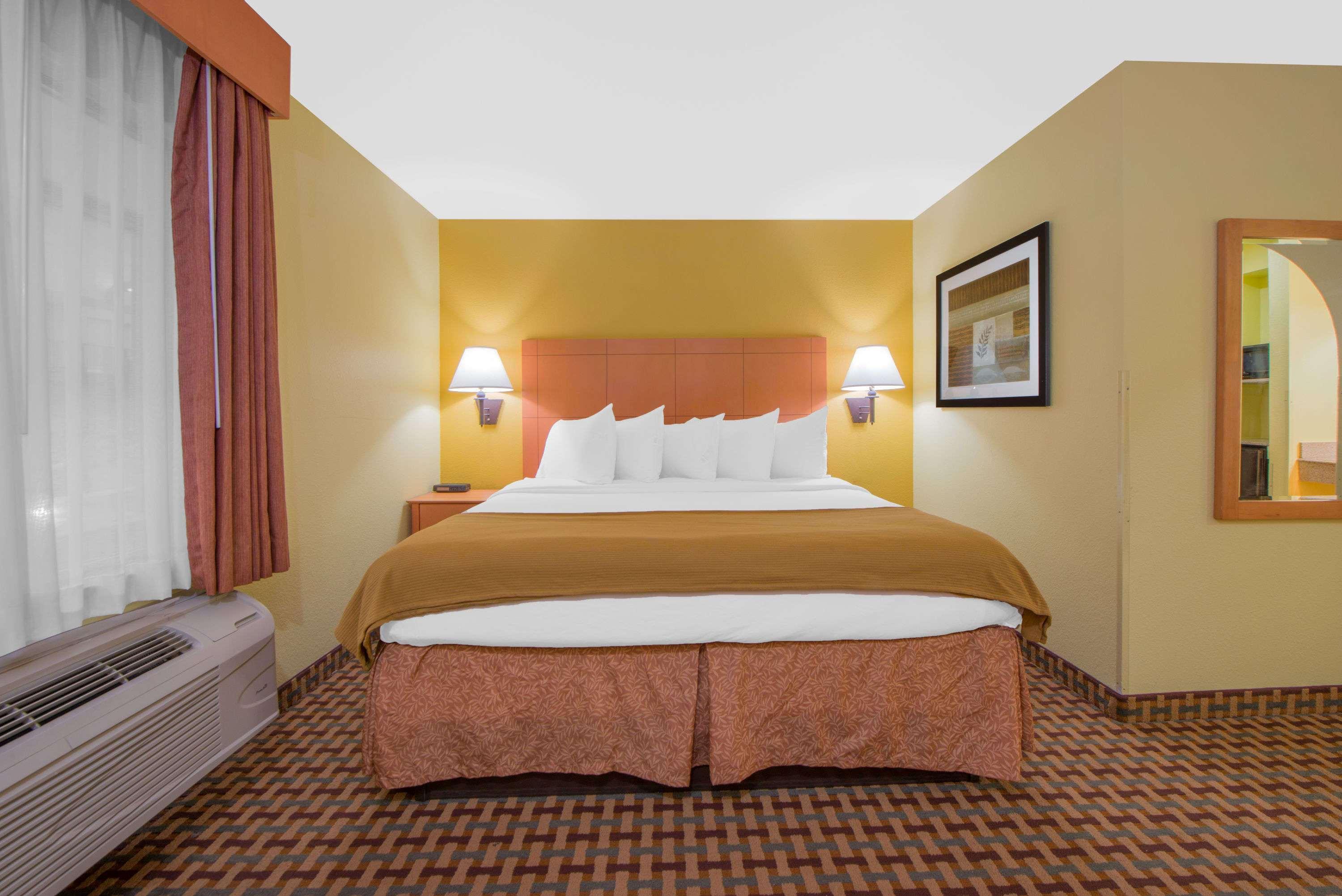 Days Inn By Wyndham Lubbock South Exteriör bild