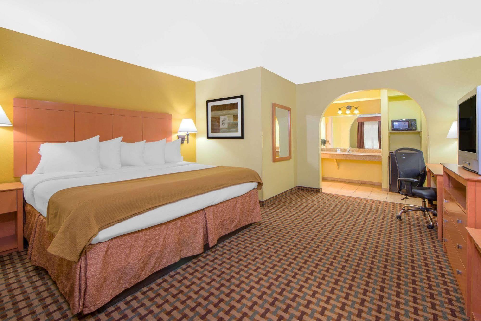 Days Inn By Wyndham Lubbock South Exteriör bild